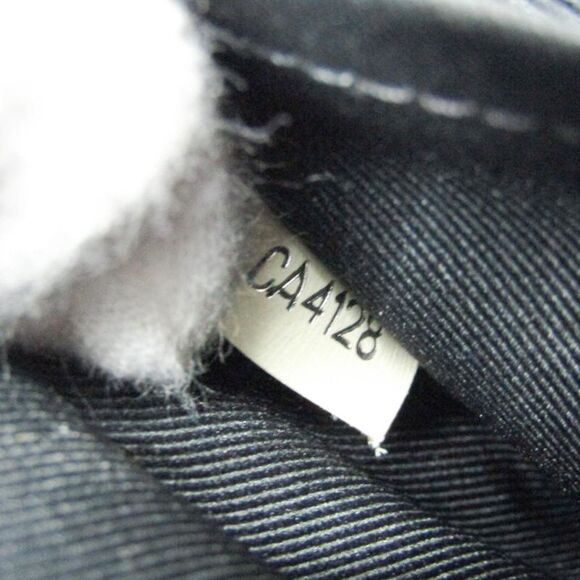 Louis Vuitton Utility Side White Leather Shoulder Bag (Pre-Owned) - Picture 15 of 15